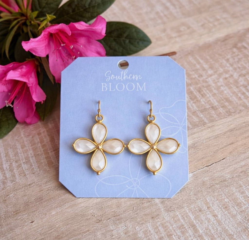 Southern Petal Drop
Earring Cream